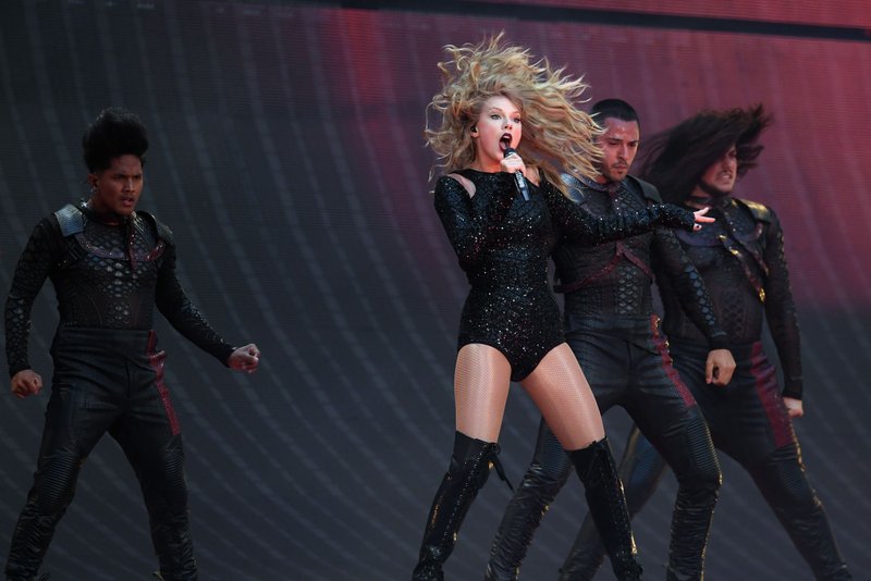 Taylor Swift — June 22 -  London, United Kingdom — photo 162
