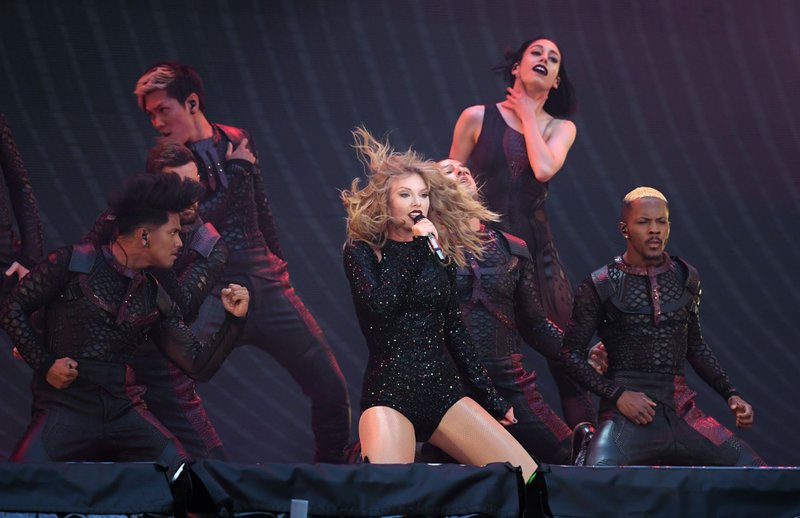 Taylor Swift — June 22 -  London, United Kingdom — photo 165