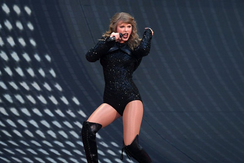 Taylor Swift — June 22 -  London, United Kingdom — photo 168