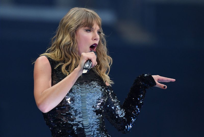 Taylor Swift — June 23 -  London, United Kingdom — photo 10