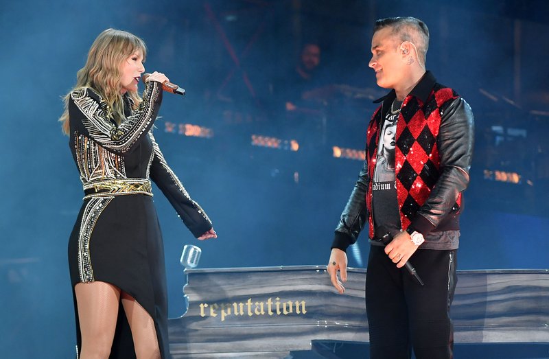 Taylor Swift — June 23 -  London, United Kingdom — photo 17