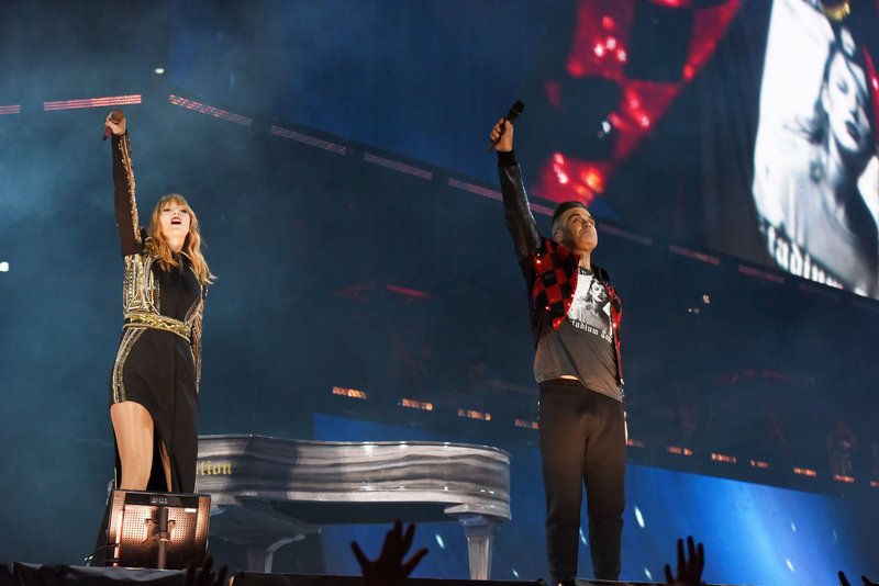 Taylor Swift — June 23 -  London, United Kingdom — photo 27