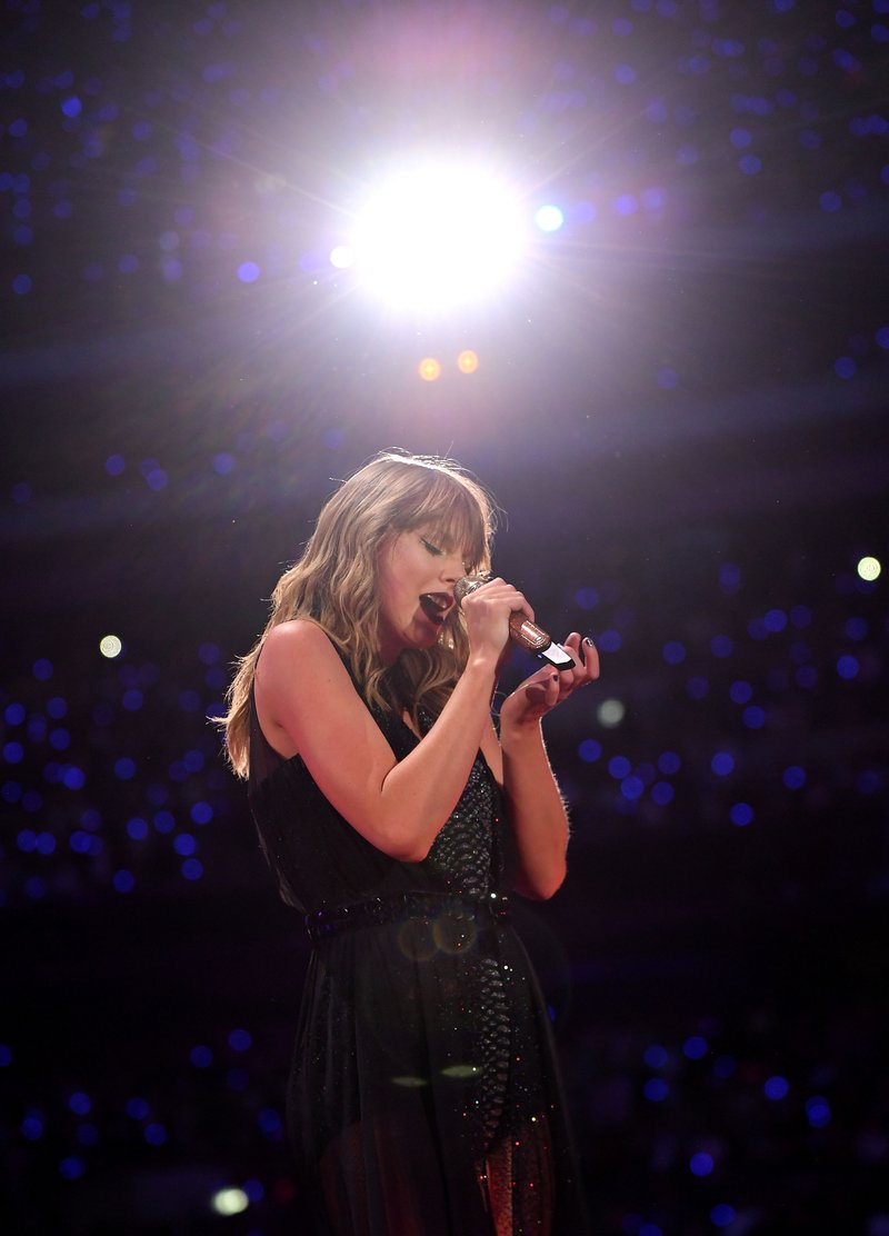 Taylor Swift — June 23 -  London, United Kingdom — photo 30