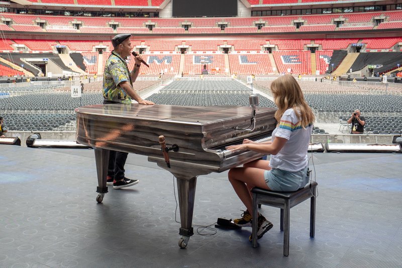Taylor Swift — June 23 -  London, United Kingdom — photo 39