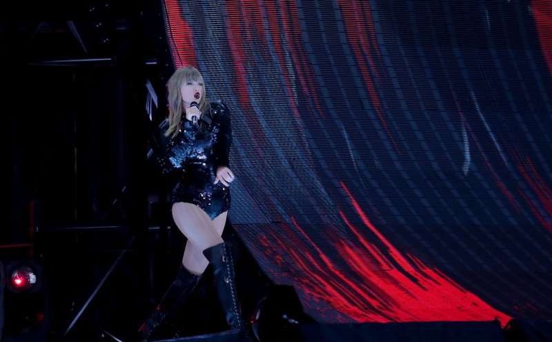 Taylor Swift — June 30 - Louisville, Kentucky — photo 6