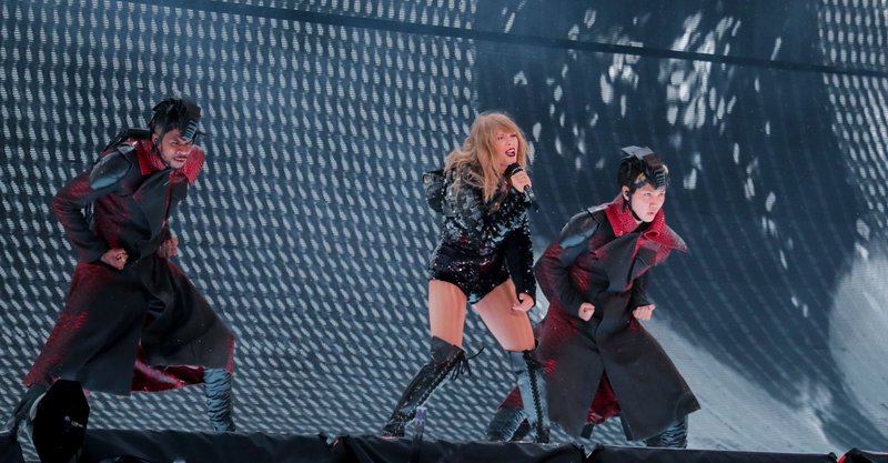 Taylor Swift — June 30 - Louisville, Kentucky — photo 12