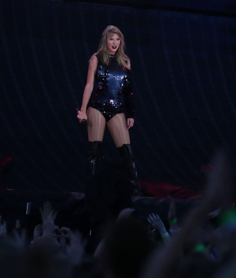 Taylor Swift — June 30 - Louisville, Kentucky — photo 14