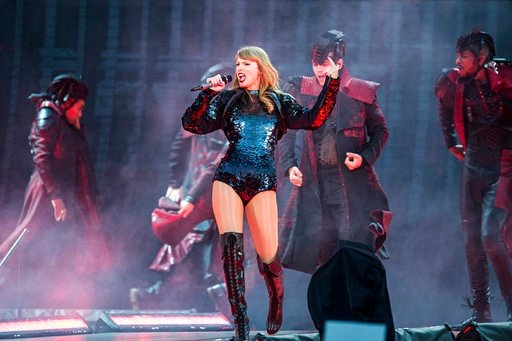 Taylor Swift — June 30 - Louisville, Kentucky — photo 22