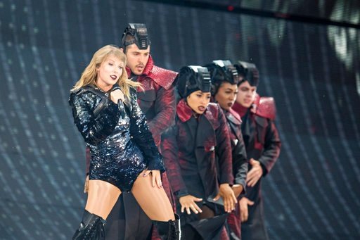 Taylor Swift — June 30 - Louisville, Kentucky — photo 40