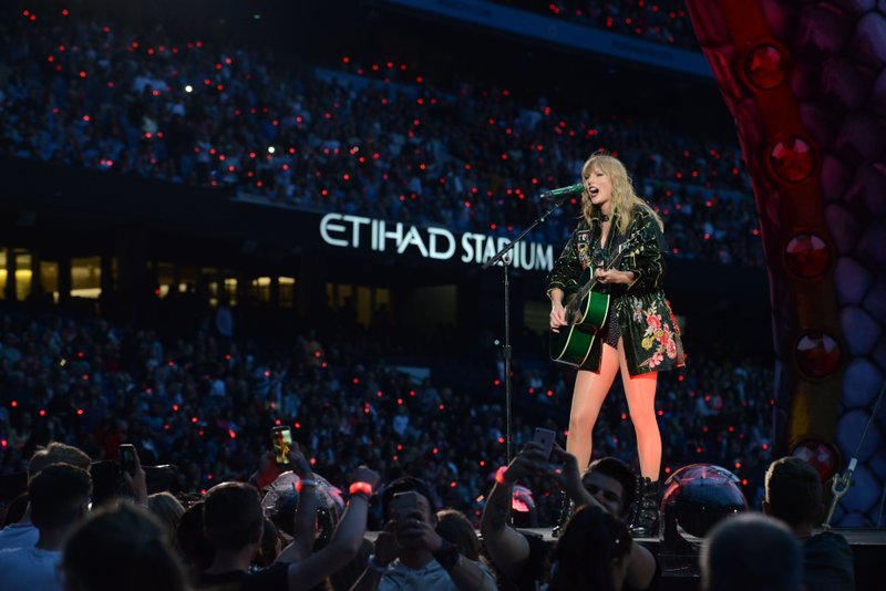Taylor Swift — June 8 -  Manchester, United Kingdom — photo 18