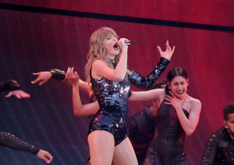 Taylor Swift — June 8 -  Manchester, United Kingdom — photo 31