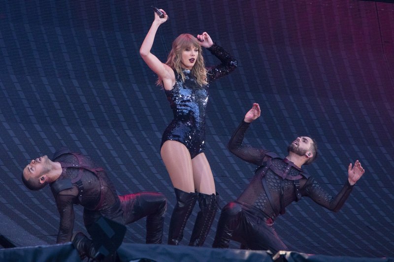 Taylor Swift — June 8 -  Manchester, United Kingdom — photo 39