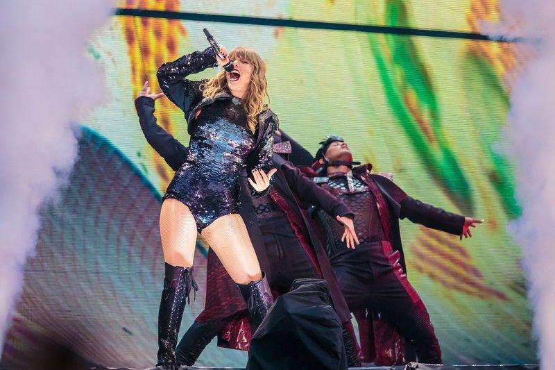 Taylor Swift — June 8 -  Manchester, United Kingdom — photo 51