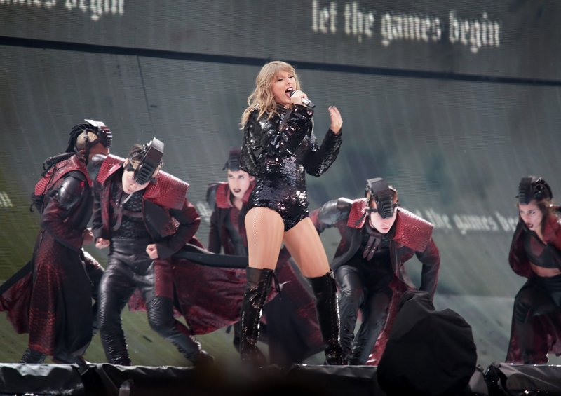 Taylor Swift — June 8 -  Manchester, United Kingdom — photo 55