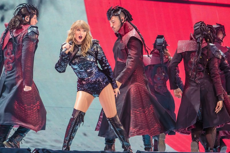 Taylor Swift — June 8 -  Manchester, United Kingdom — photo 60
