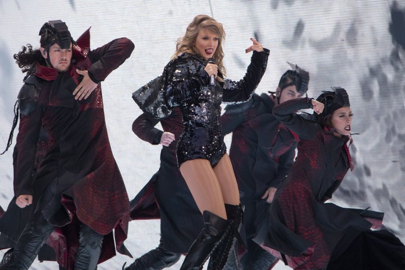 Taylor Swift — June 8 -  Manchester, United Kingdom — photo 63
