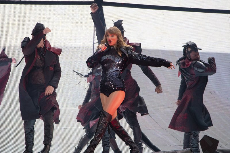 Taylor Swift — June 8 -  Manchester, United Kingdom — photo 78