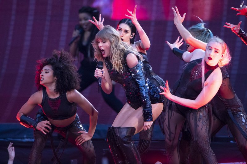 Taylor Swift — June 8 -  Manchester, United Kingdom — photo 83