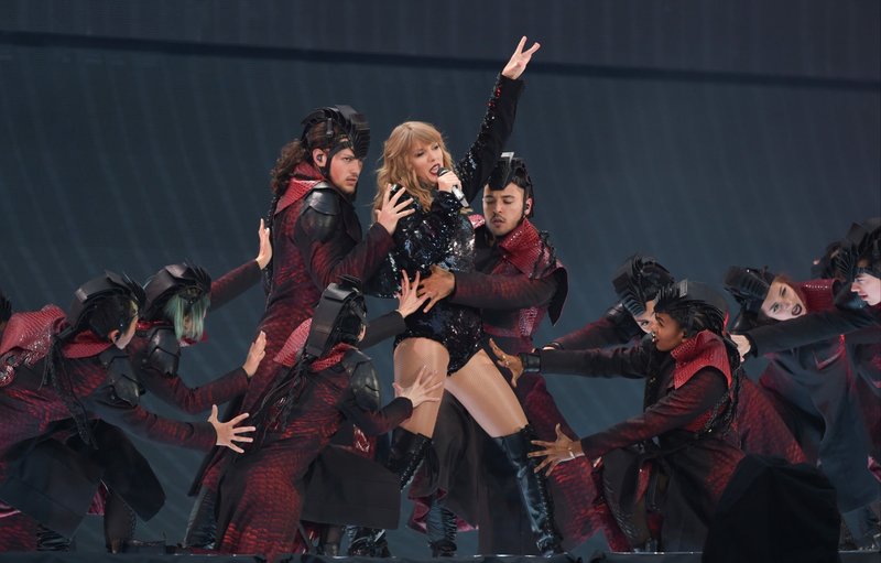 Taylor Swift — June 8 -  Manchester, United Kingdom — photo 115
