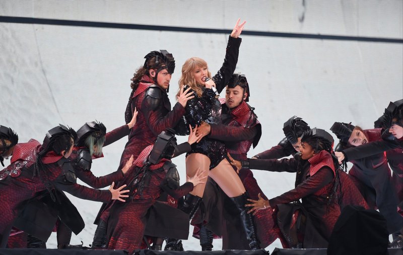 Taylor Swift — June 8 -  Manchester, United Kingdom — photo 116