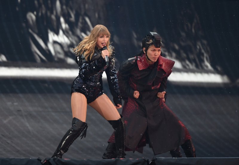 Taylor Swift — June 8 -  Manchester, United Kingdom — photo 120