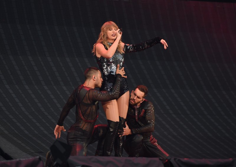 Taylor Swift — June 8 -  Manchester, United Kingdom — photo 128