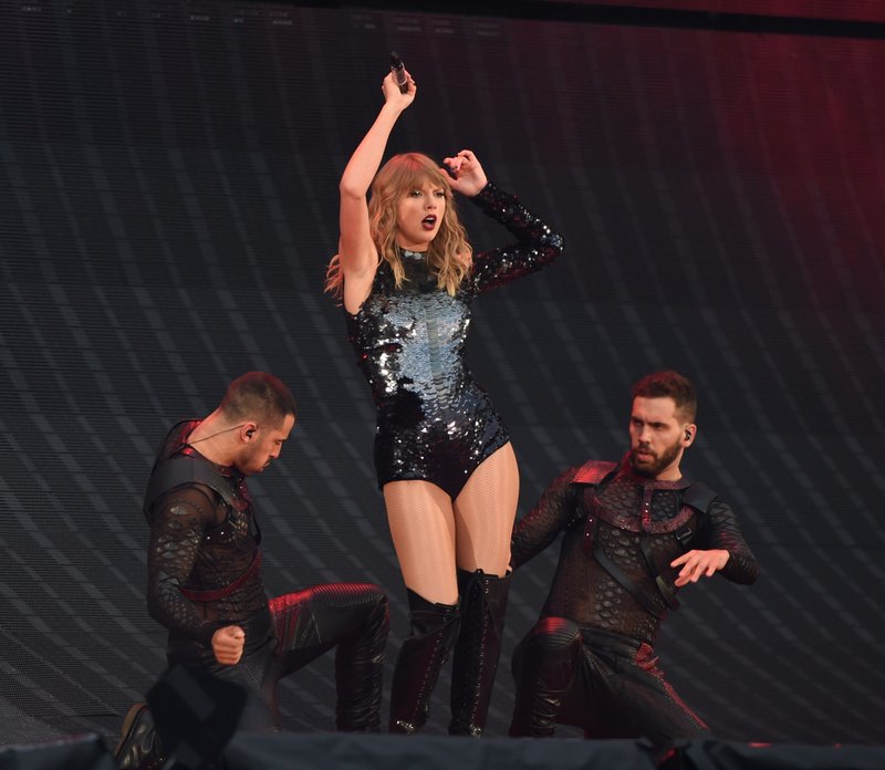 Taylor Swift — June 8 -  Manchester, United Kingdom — photo 129