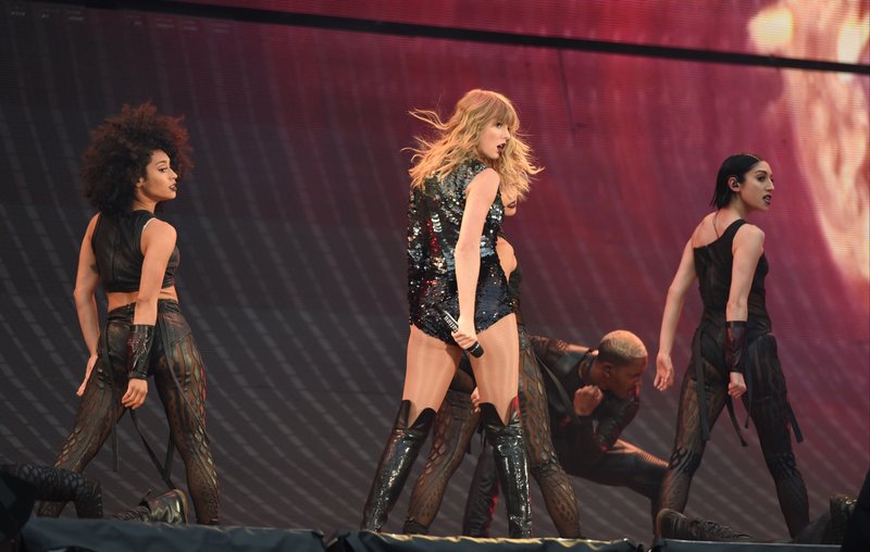 Taylor Swift — June 8 -  Manchester, United Kingdom — photo 133