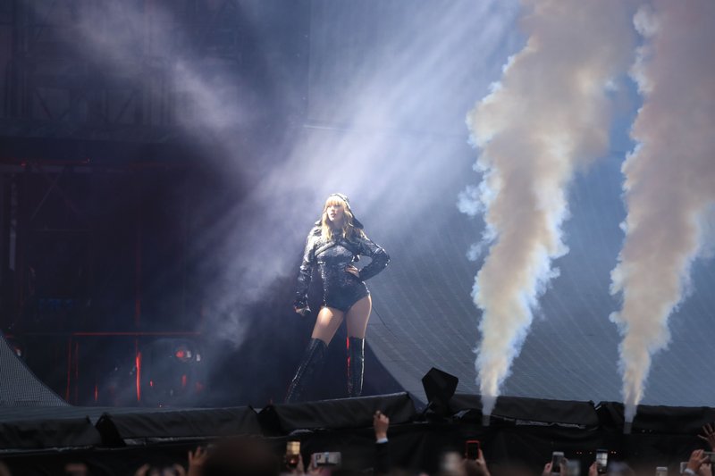 Taylor Swift — June 8 -  Manchester, United Kingdom — photo 167
