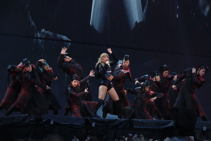 Taylor Swift — June 8 -  Manchester, United Kingdom — photo 178
