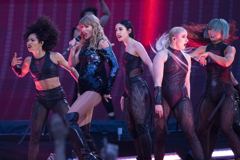 Taylor Swift — June 8 -  Manchester, United Kingdom — photo 197
