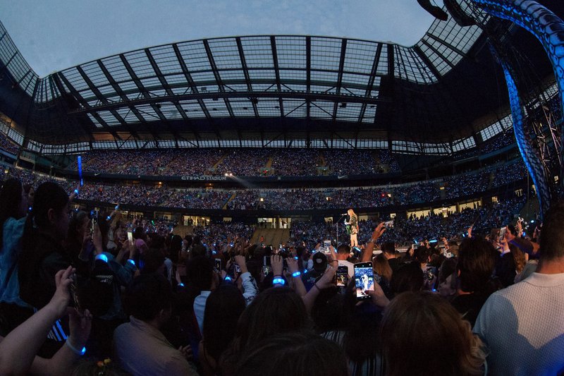 Taylor Swift — June 9 -  Manchester, United Kingdom — photo 8