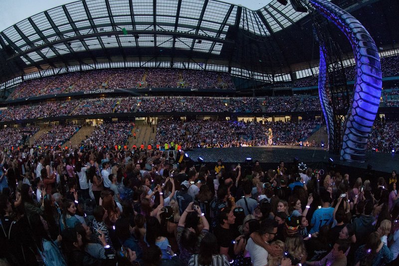 Taylor Swift — June 9 -  Manchester, United Kingdom — photo 9