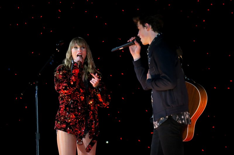 Taylor Swift — May 18 - Pasadena, California — photo 126