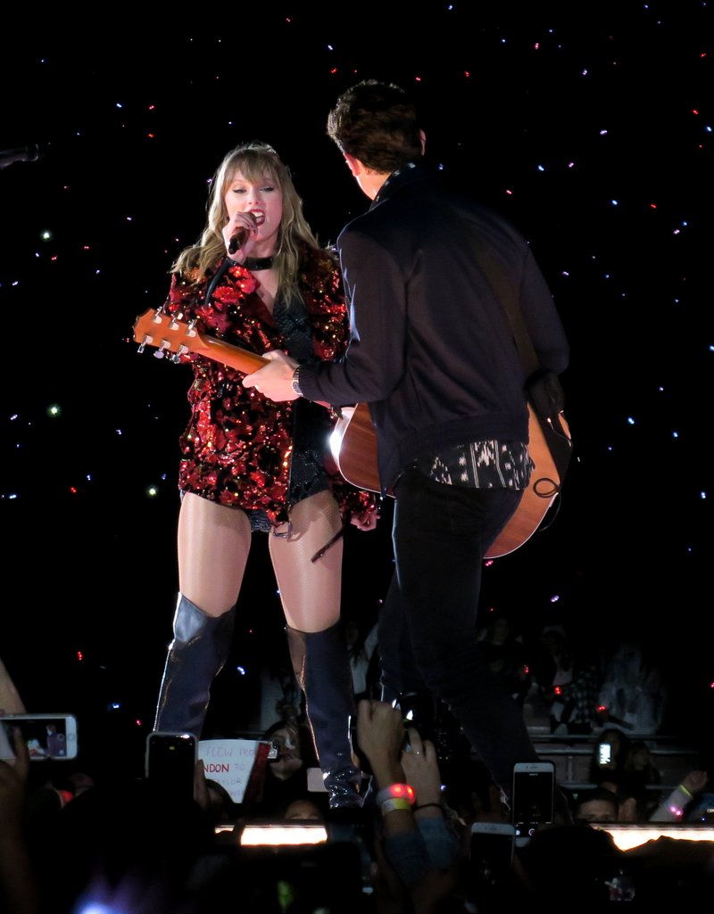 Taylor Swift — May 18 - Pasadena, California — photo 127