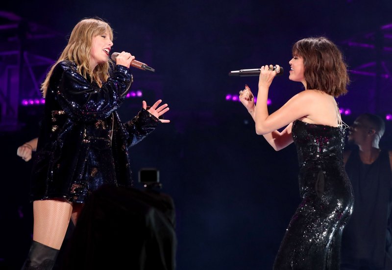 Taylor Swift — May 19 - Pasadena, California — photo 3