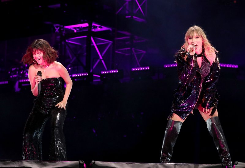 Taylor Swift — May 19 - Pasadena, California — photo 4