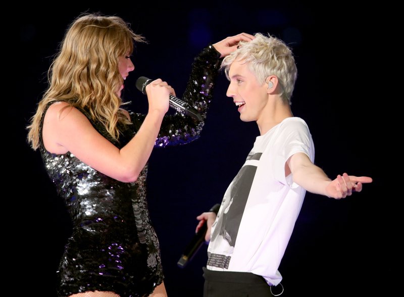 Taylor Swift — May 19 - Pasadena, California — photo 6