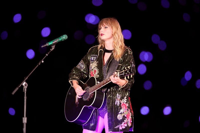 Taylor Swift — May 19 - Pasadena, California — photo 12