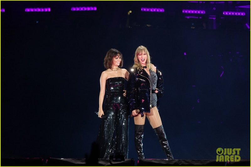 Taylor Swift — May 19 - Pasadena, California — photo 24