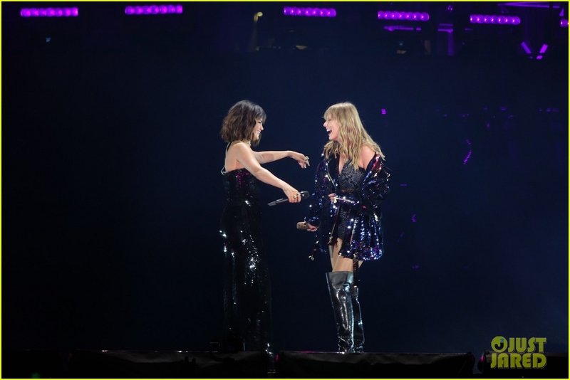 Taylor Swift — May 19 - Pasadena, California — photo 30