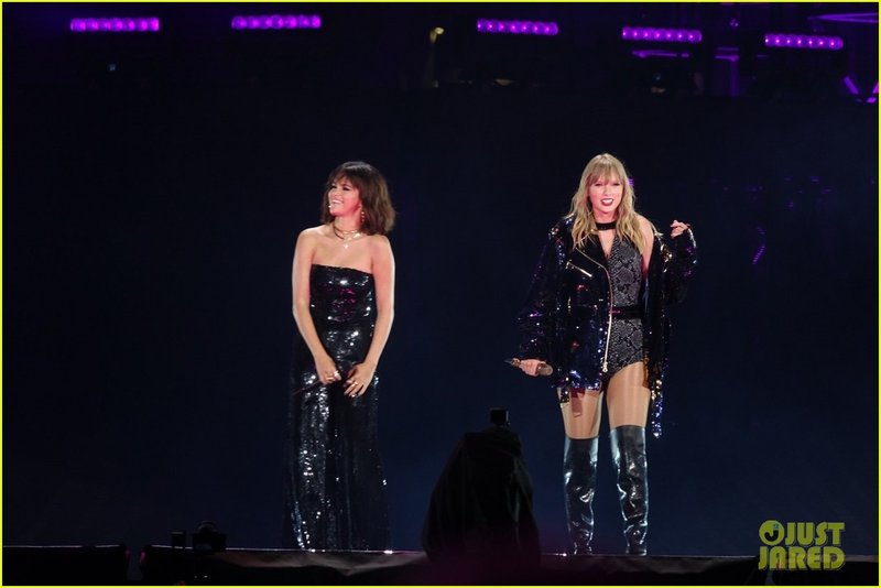 Taylor Swift — May 19 - Pasadena, California — photo 32
