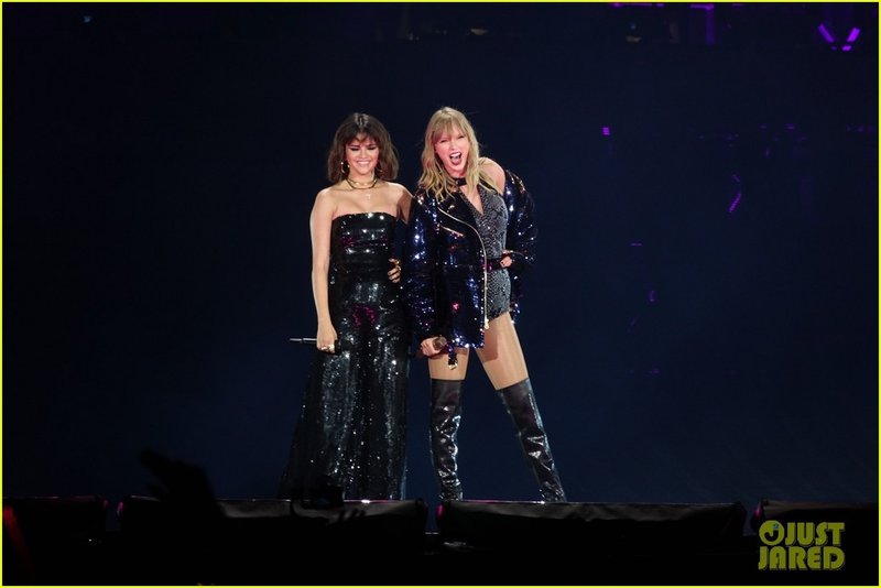 Taylor Swift — May 19 - Pasadena, California — photo 35