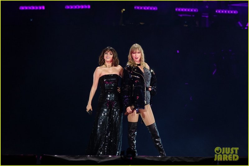 Taylor Swift — May 19 - Pasadena, California — photo 36