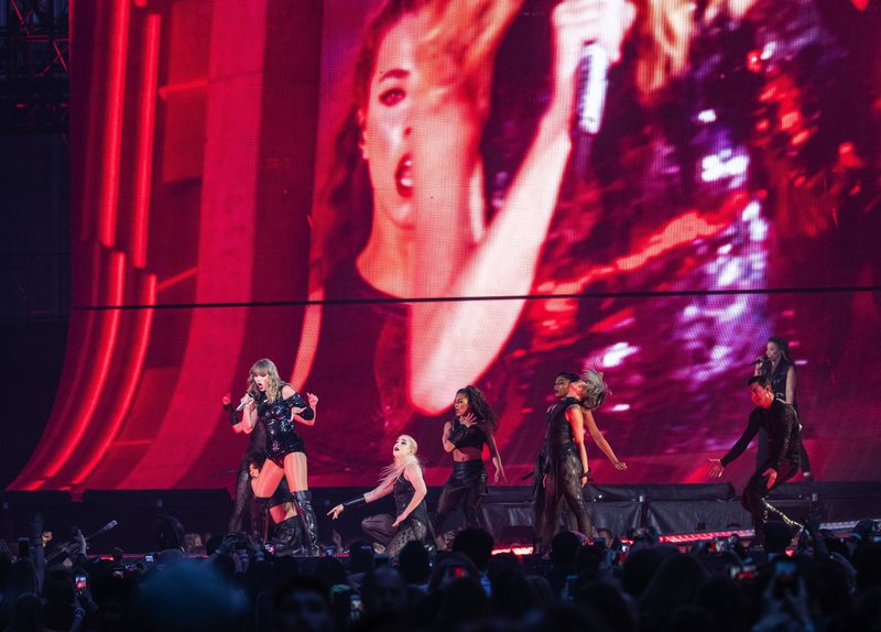 Taylor Swift — May 22 - Seattle, Washington — photo 12