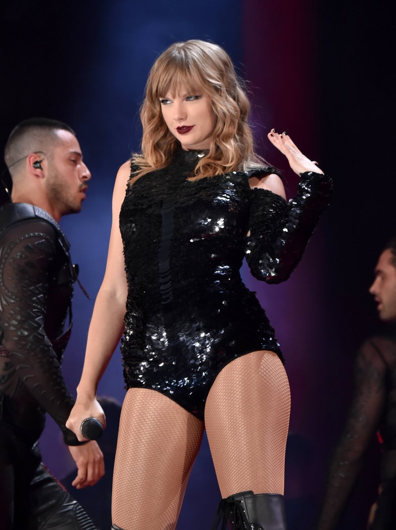 Taylor Swift — May 8 - Glendale, Arizona — photo 9