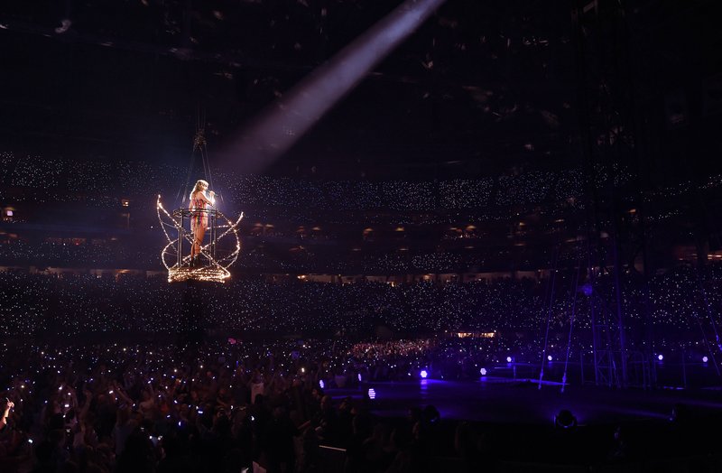 Taylor Swift — May 8 - Glendale, Arizona — photo 13