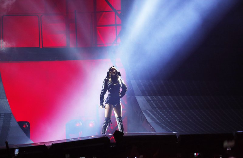 Taylor Swift — May 8 - Glendale, Arizona — photo 21