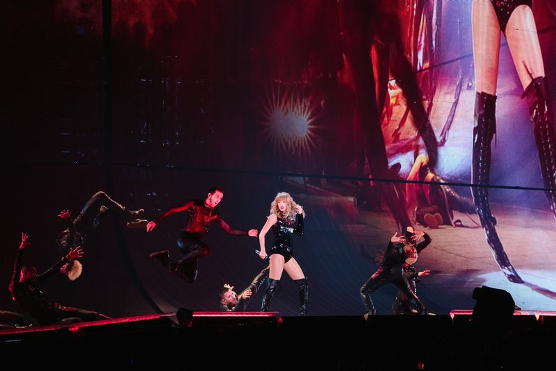 Taylor Swift — May 8 - Glendale, Arizona — photo 40