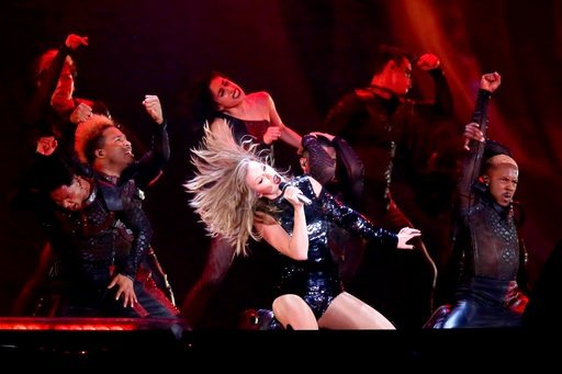 Taylor Swift — May 8 - Glendale, Arizona — photo 52